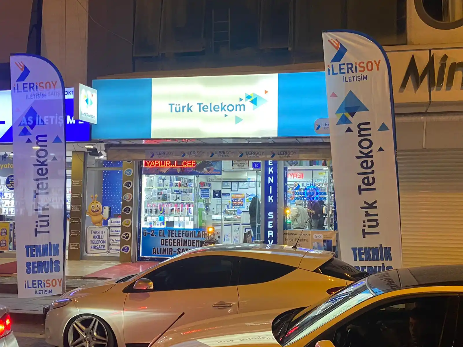 Cep Telefoncu Yelken Bayrağı-52